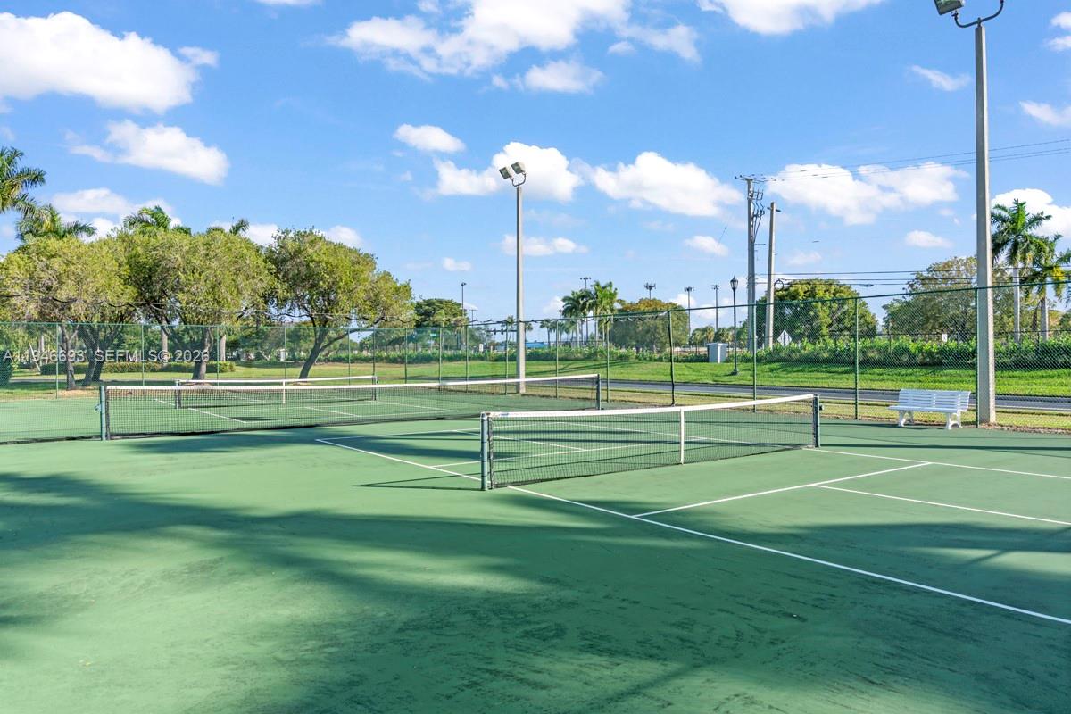 SOUTHAMPTON CONDOMINIUM - Residential