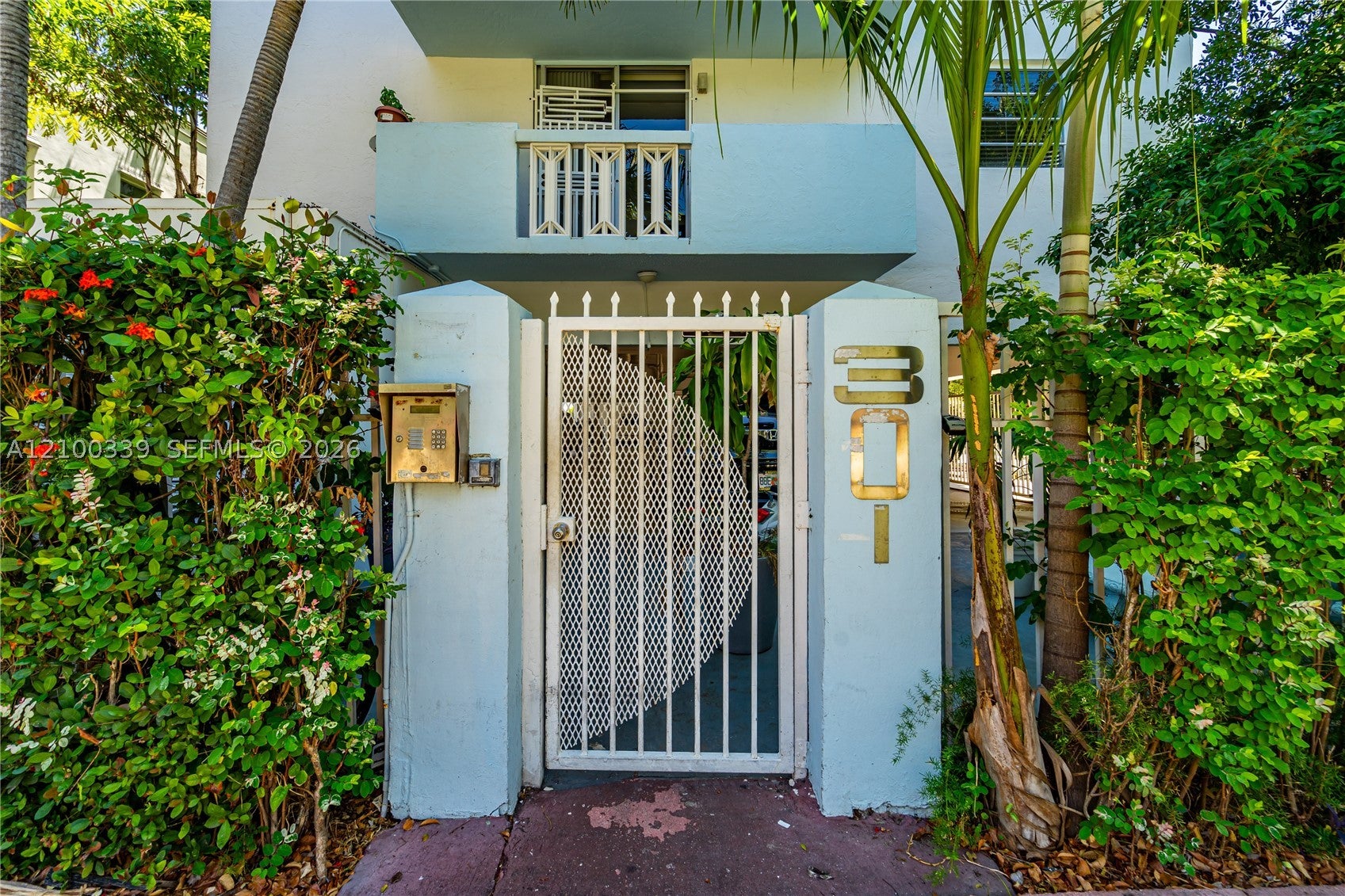 301 Jefferson Ave 4A