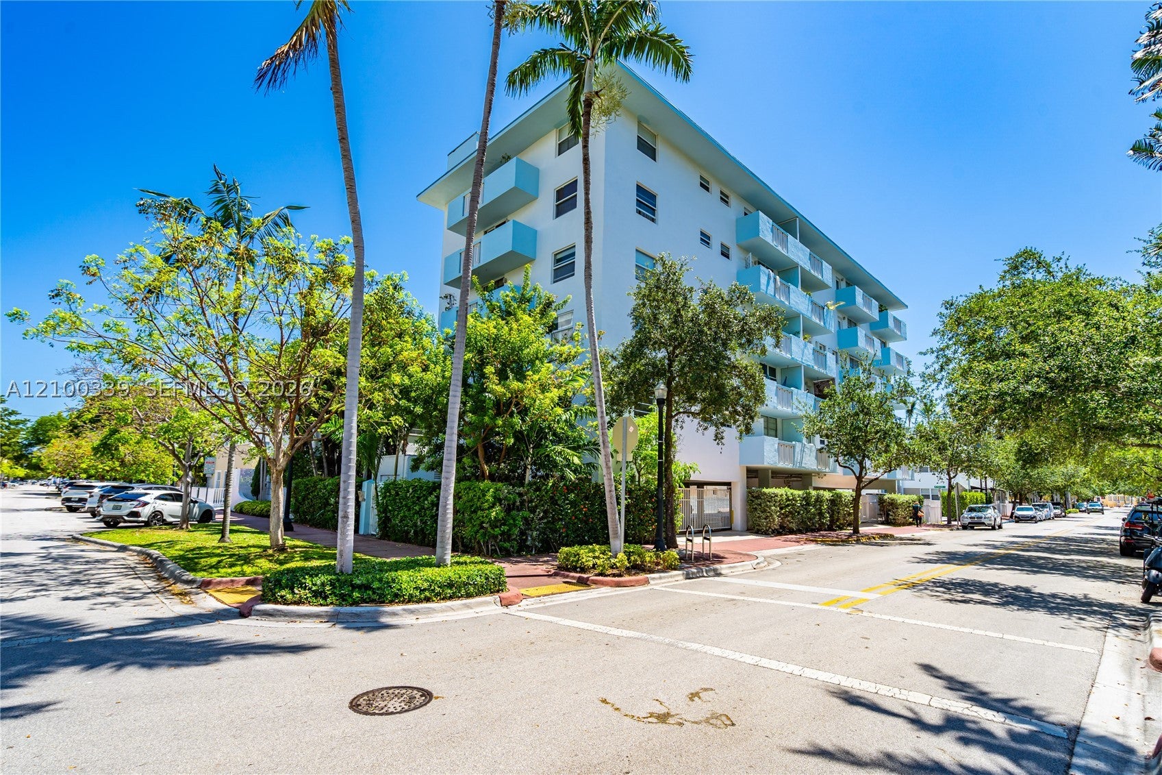 301 Jefferson Ave 4A
