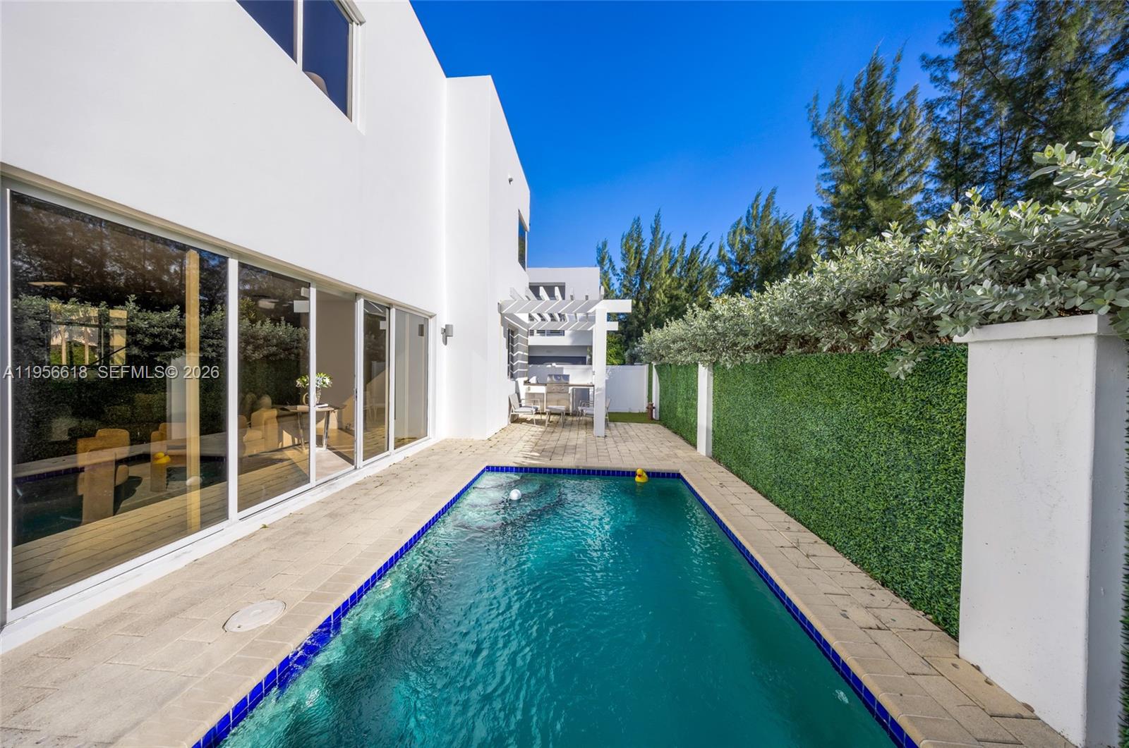 DORAL COMMONS RESIDENTIAL - Residential