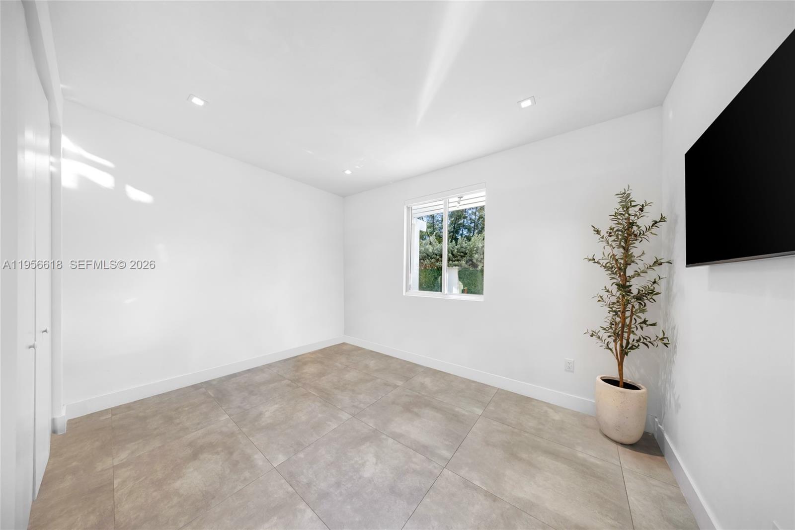 DORAL COMMONS RESIDENTIAL - Residential