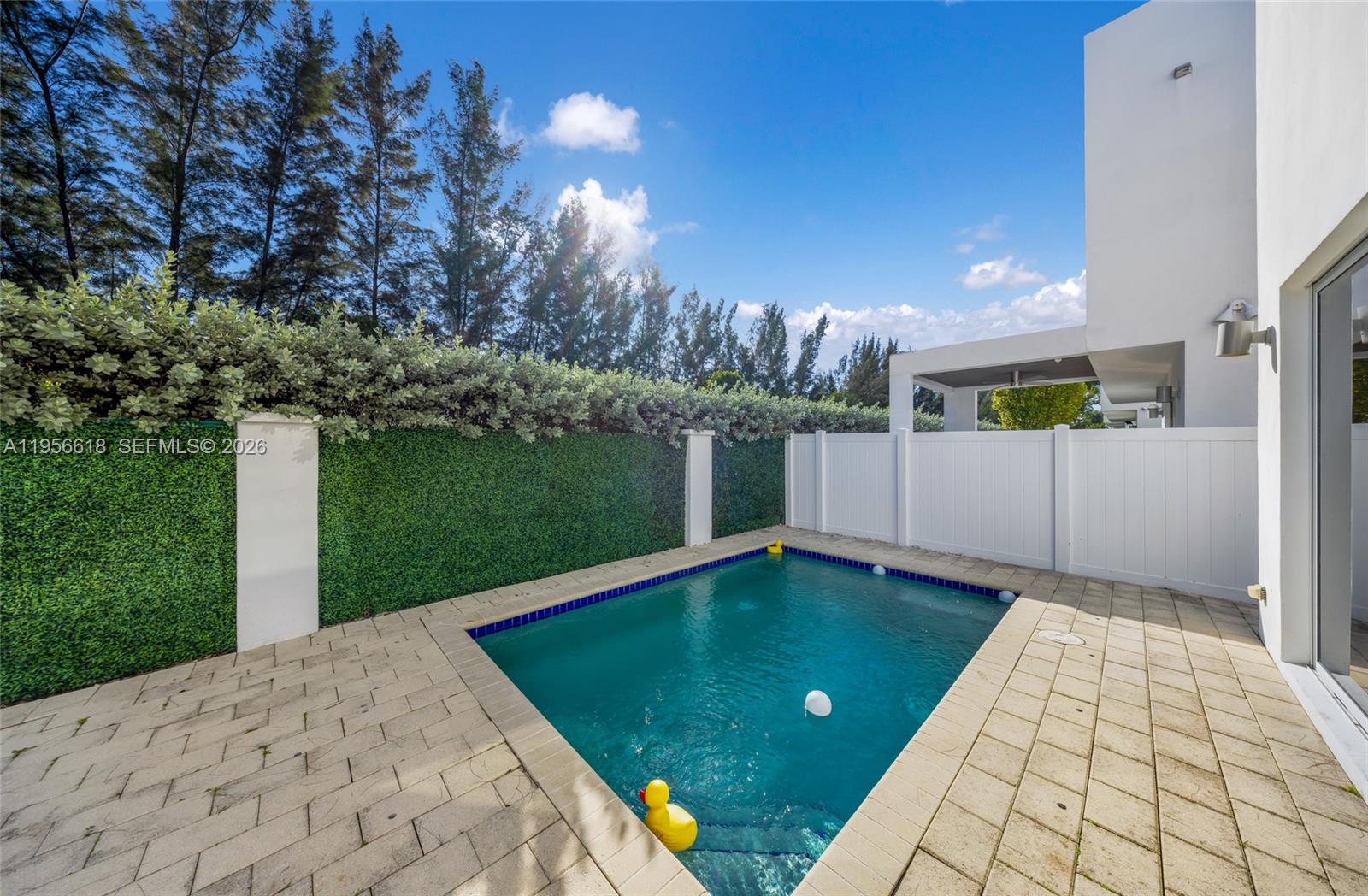 DORAL COMMONS RESIDENTIAL - Residential