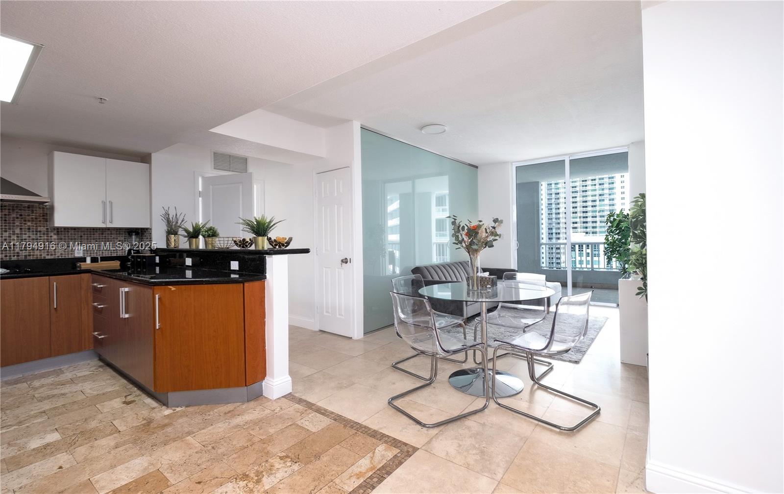 170 SE 14th St 2708