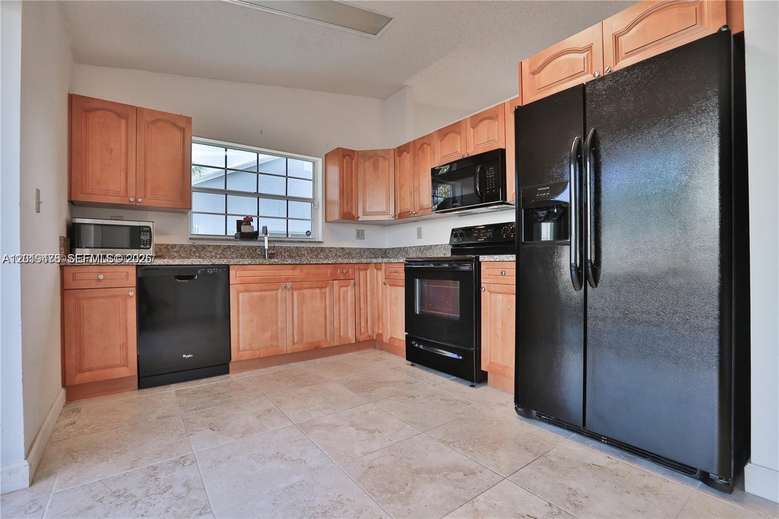 COUNTRY LAKE PARK - Residential