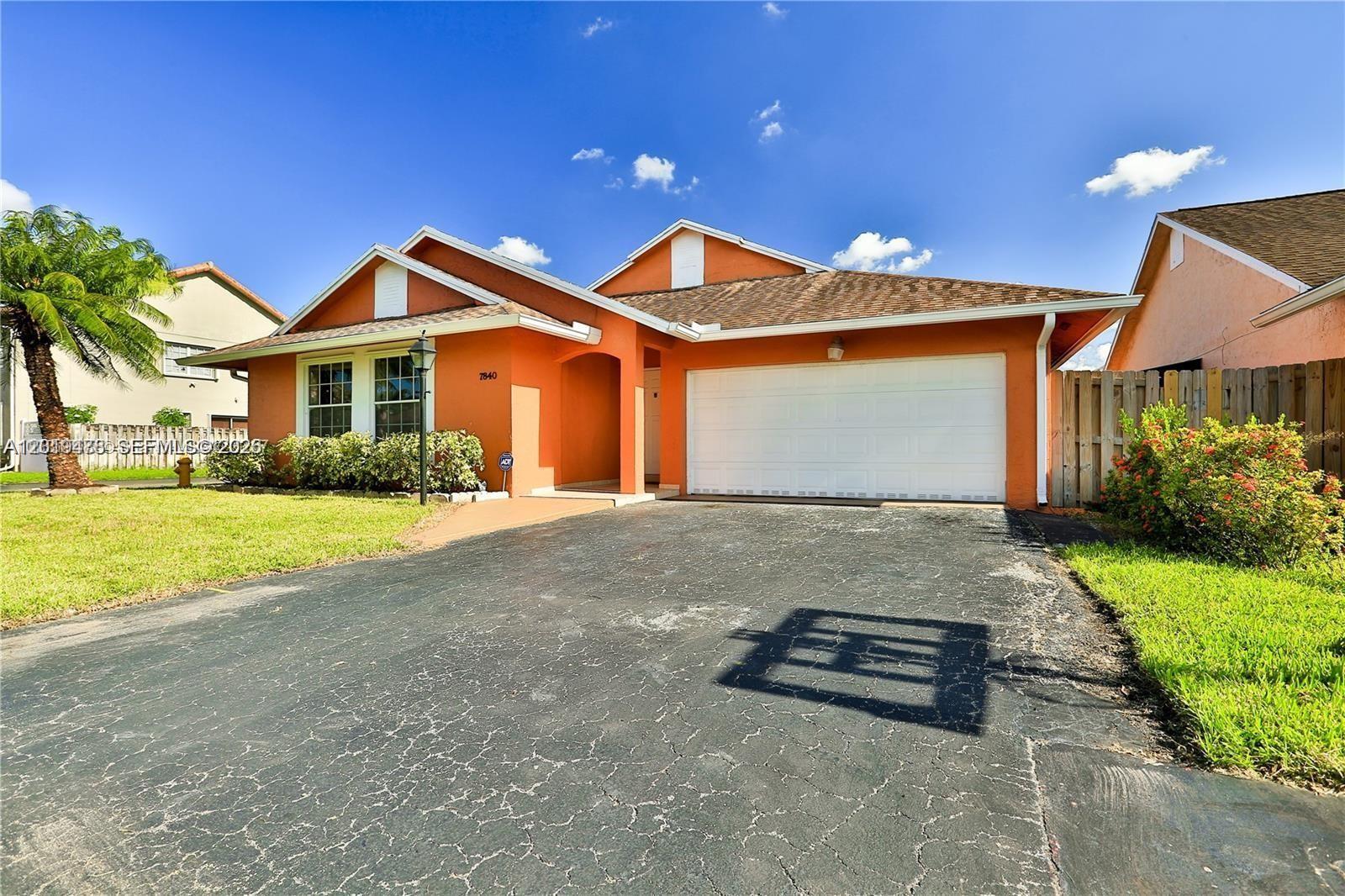 COUNTRY LAKE PARK - Residential
