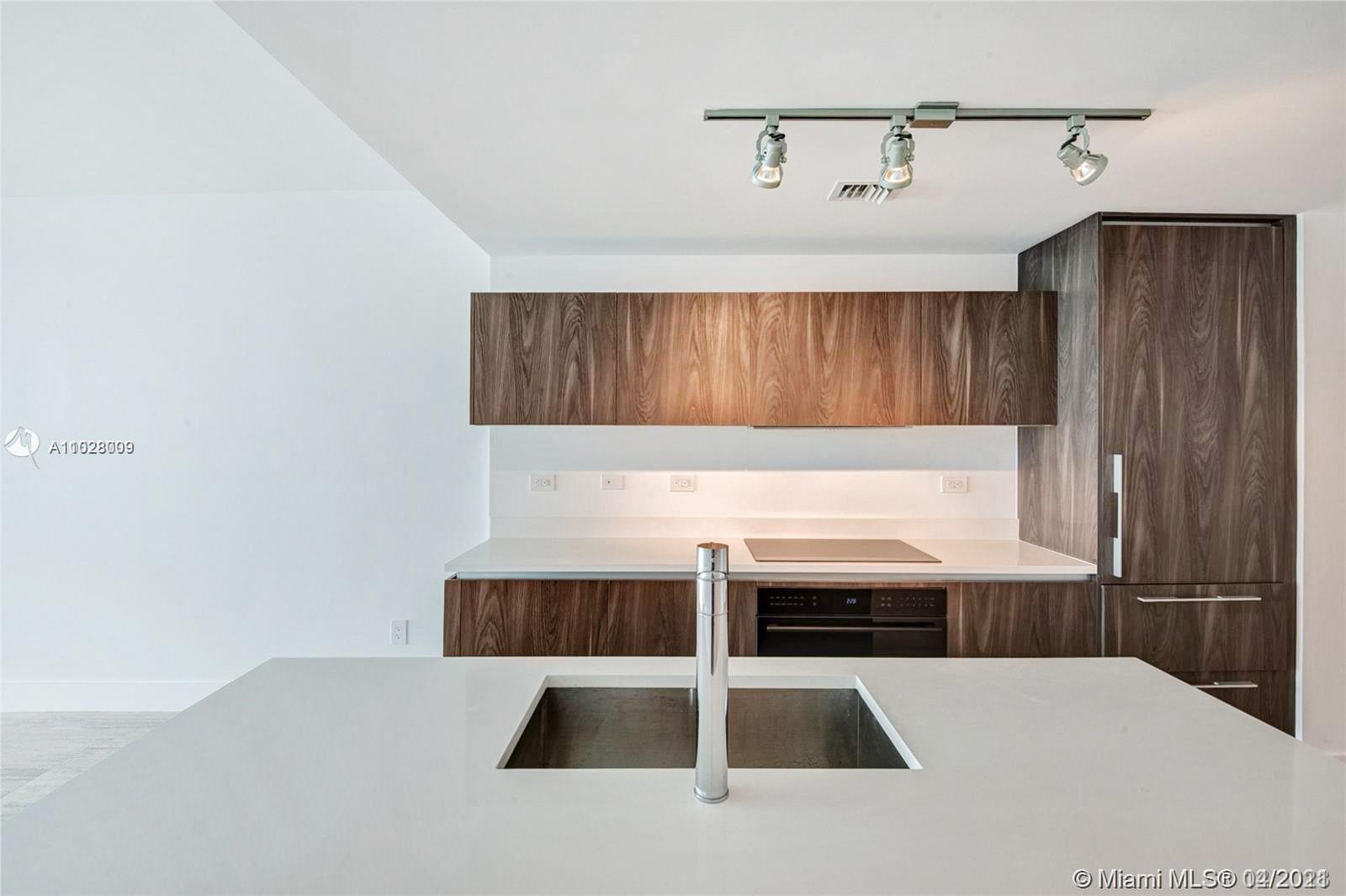 ONE PARAISO CONDO - Residential