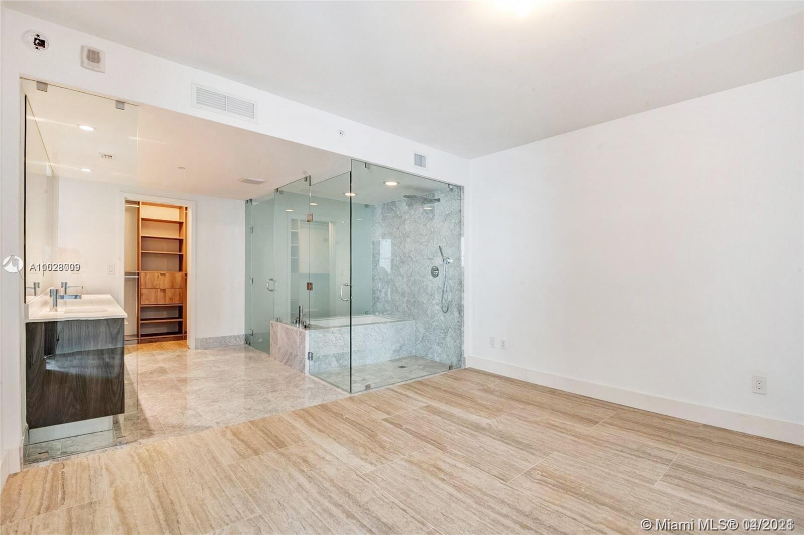 ONE PARAISO CONDO - Residential