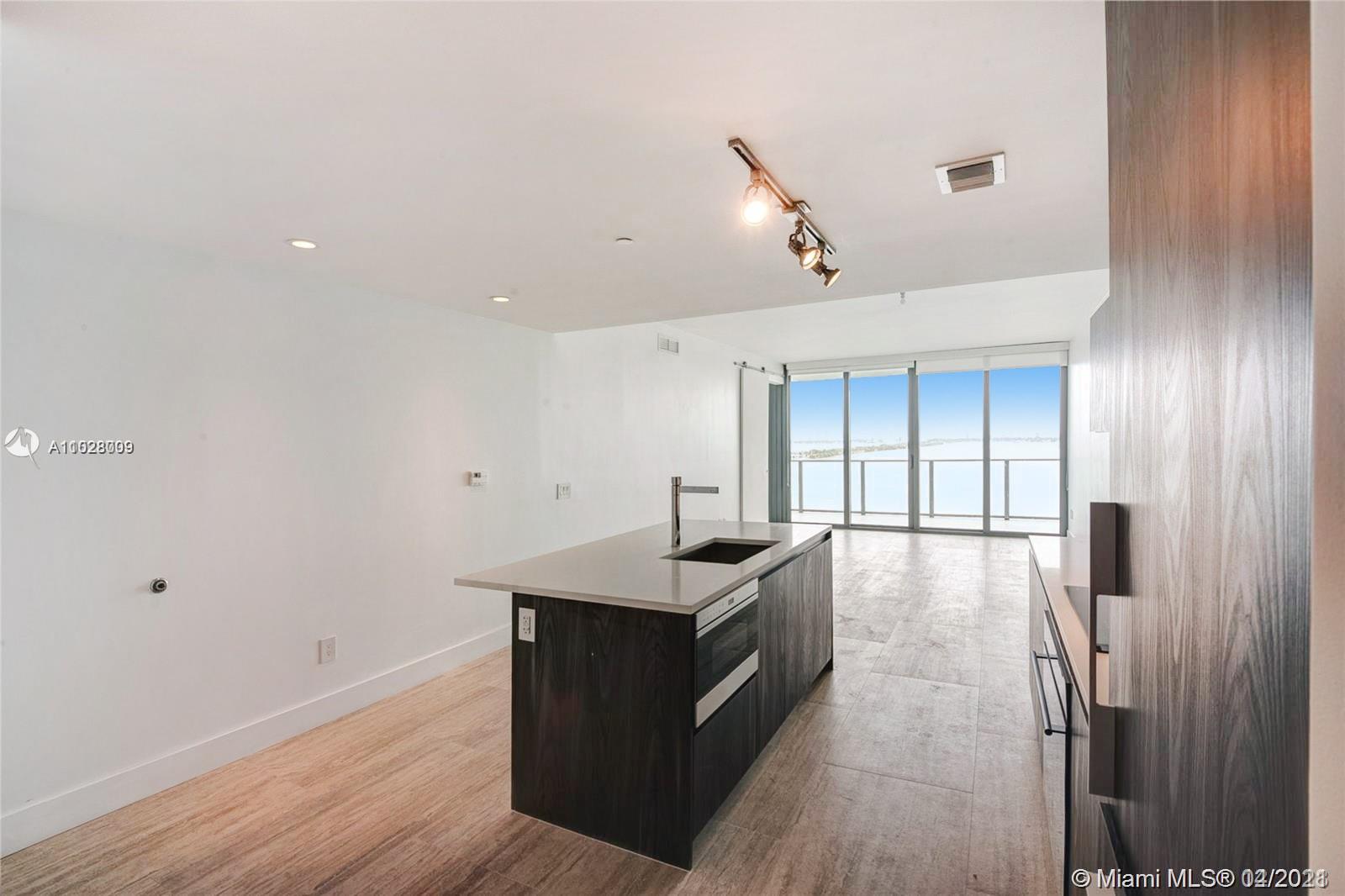 ONE PARAISO CONDO - Residential