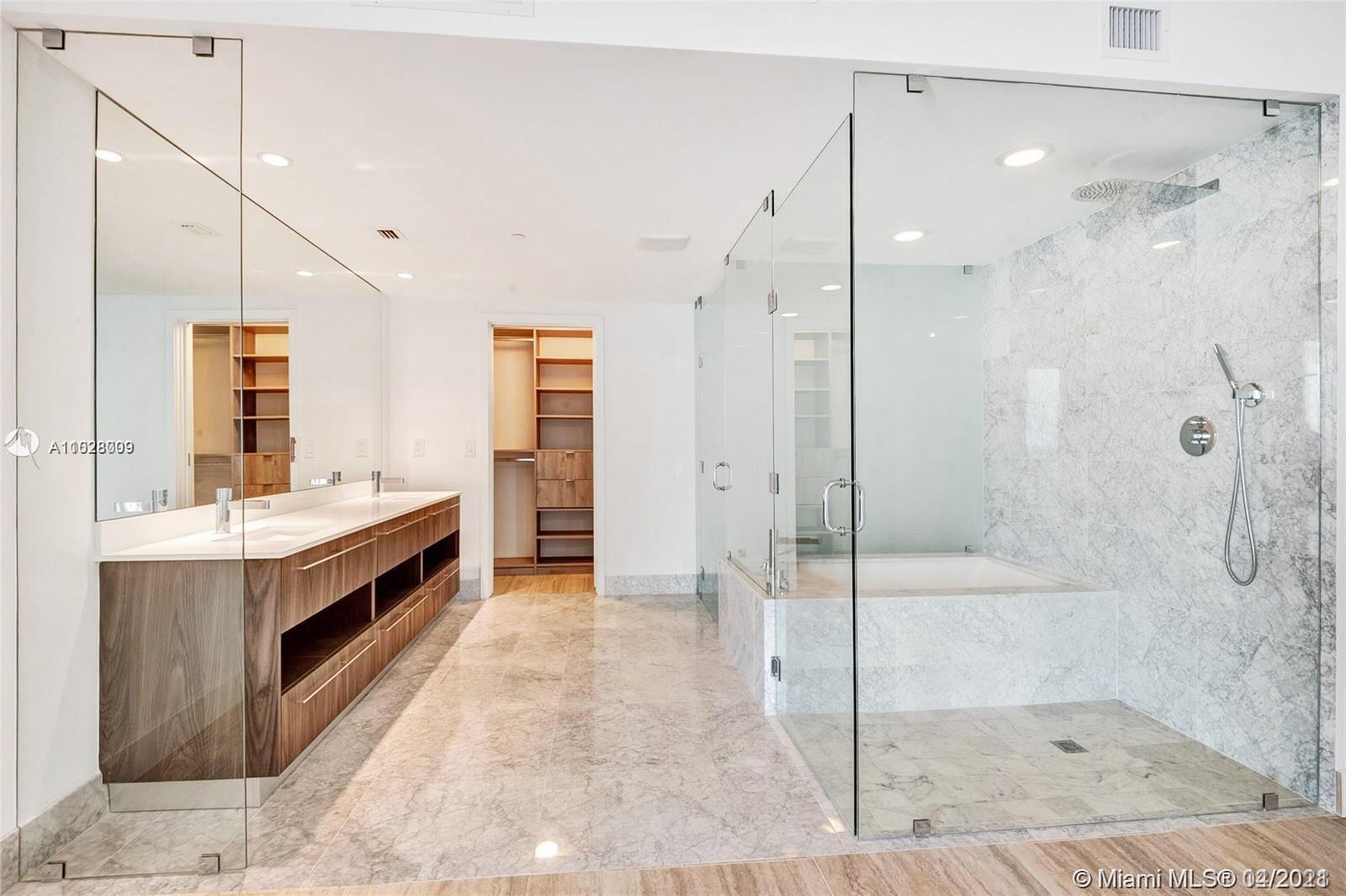 ONE PARAISO CONDO - Residential