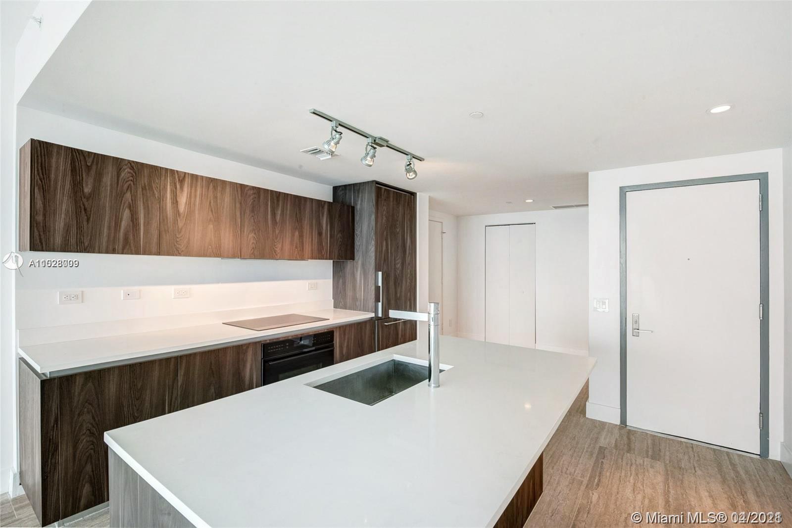 ONE PARAISO CONDO - Residential