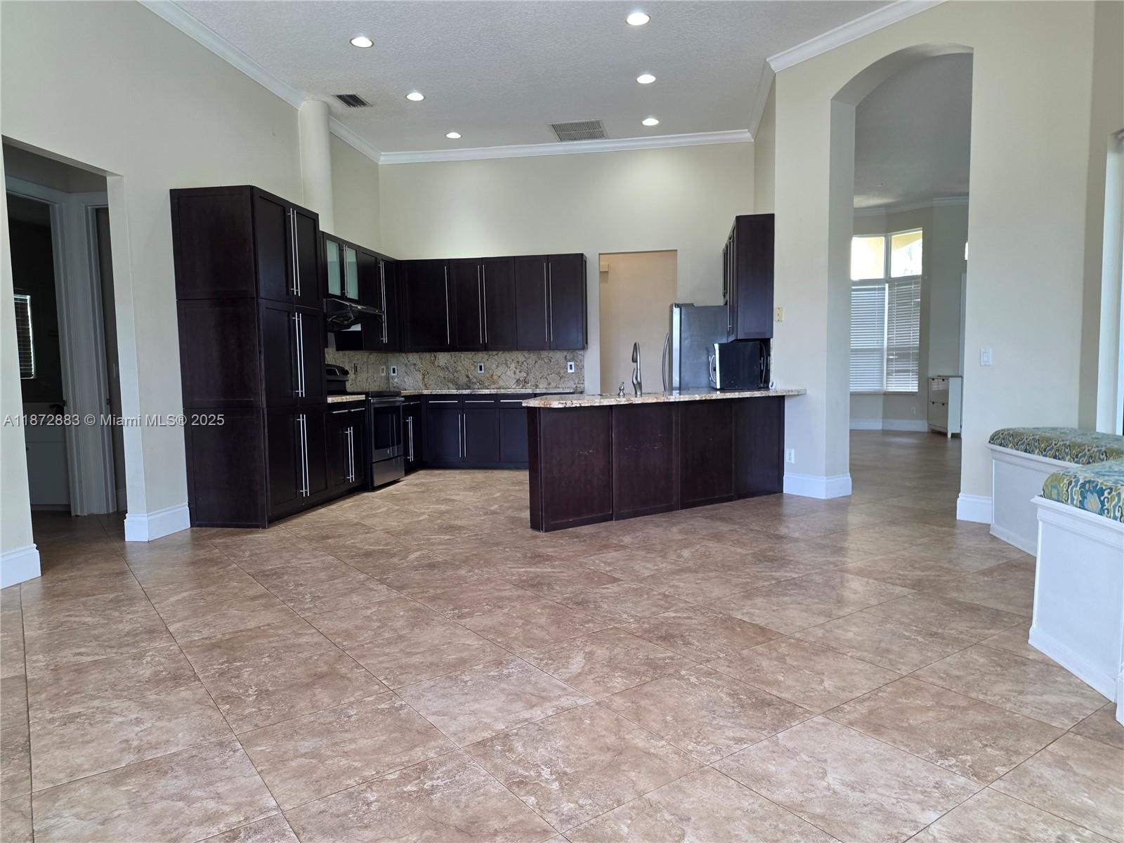 WESTPORT 2ND SECTION 147- - Residential Lease