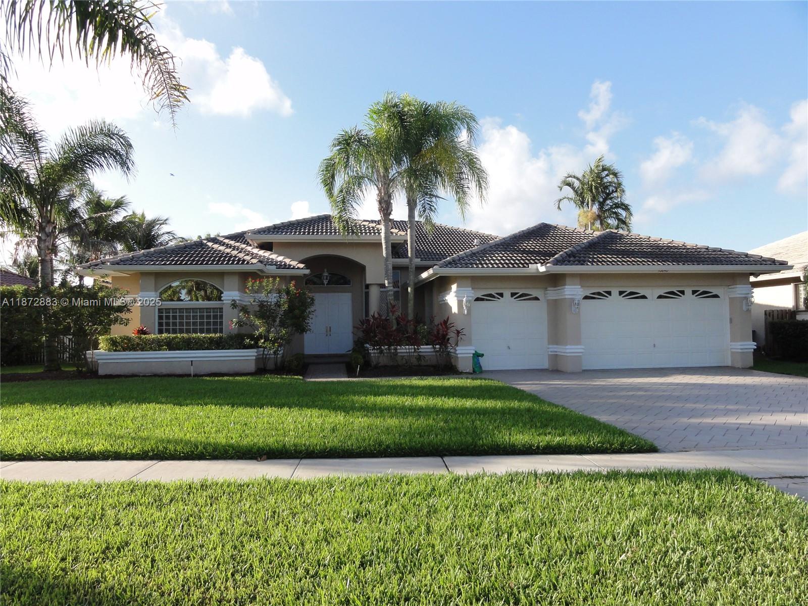 MOVE INTO THIS PRESTIGOUS WESTPORT PLANTATION AREA. THIS LAKE FRONT 4 BEDROOM 3 BATH WITH A DEN HOME IS PRICED TO RENT. SPLIT BEDROOM, LOTS OF STORAGE, BEAUTIFUL FREE FORM SCREENED POOL IS BEST FOR ENTERTAINNING PLUS THE GOURMET KITCHEN WITH GRANITE TOP. VERY GOOD SCHOOLS CLOSE TO SHOPPING AND PLANTY MANY MORE FEATURES