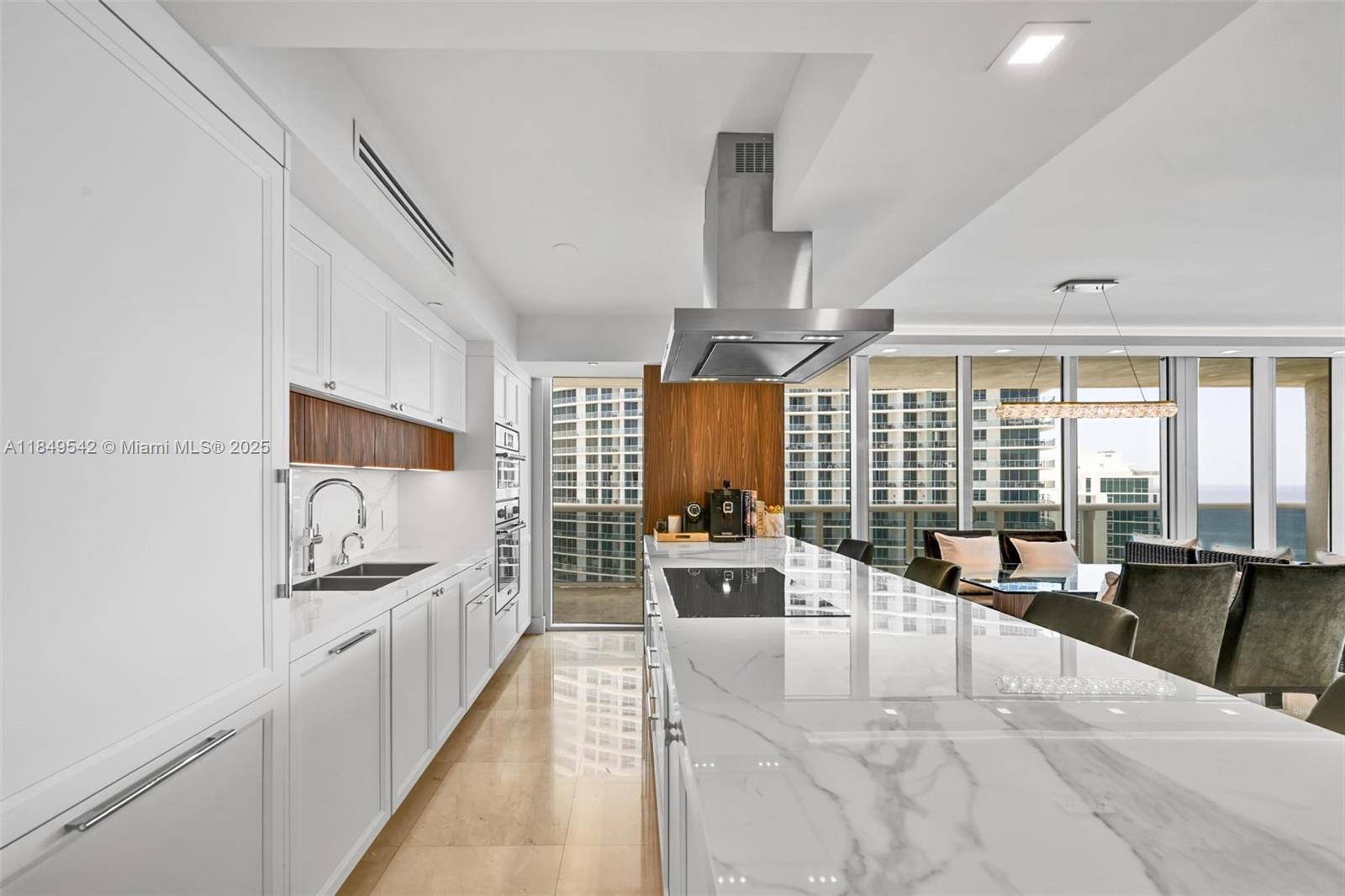 1800 S OCEAN DR 2601, Hallandale Beach, FL, 33009/$2,150,000 4 1800 S OCEAN DR 2601