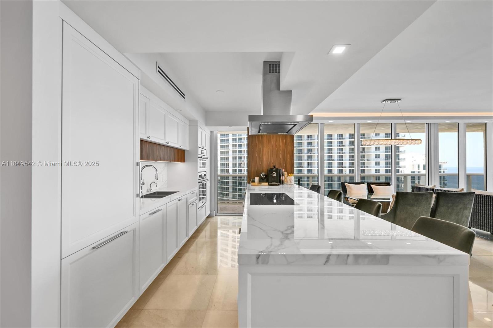 1800 S OCEAN DR 2601, Hallandale Beach, FL, 33009/$2,150,000 3 1800 S OCEAN DR 2601