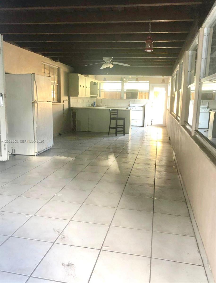 HOLLYWOOD RIDGE SUB NO 2 - Residential Lease