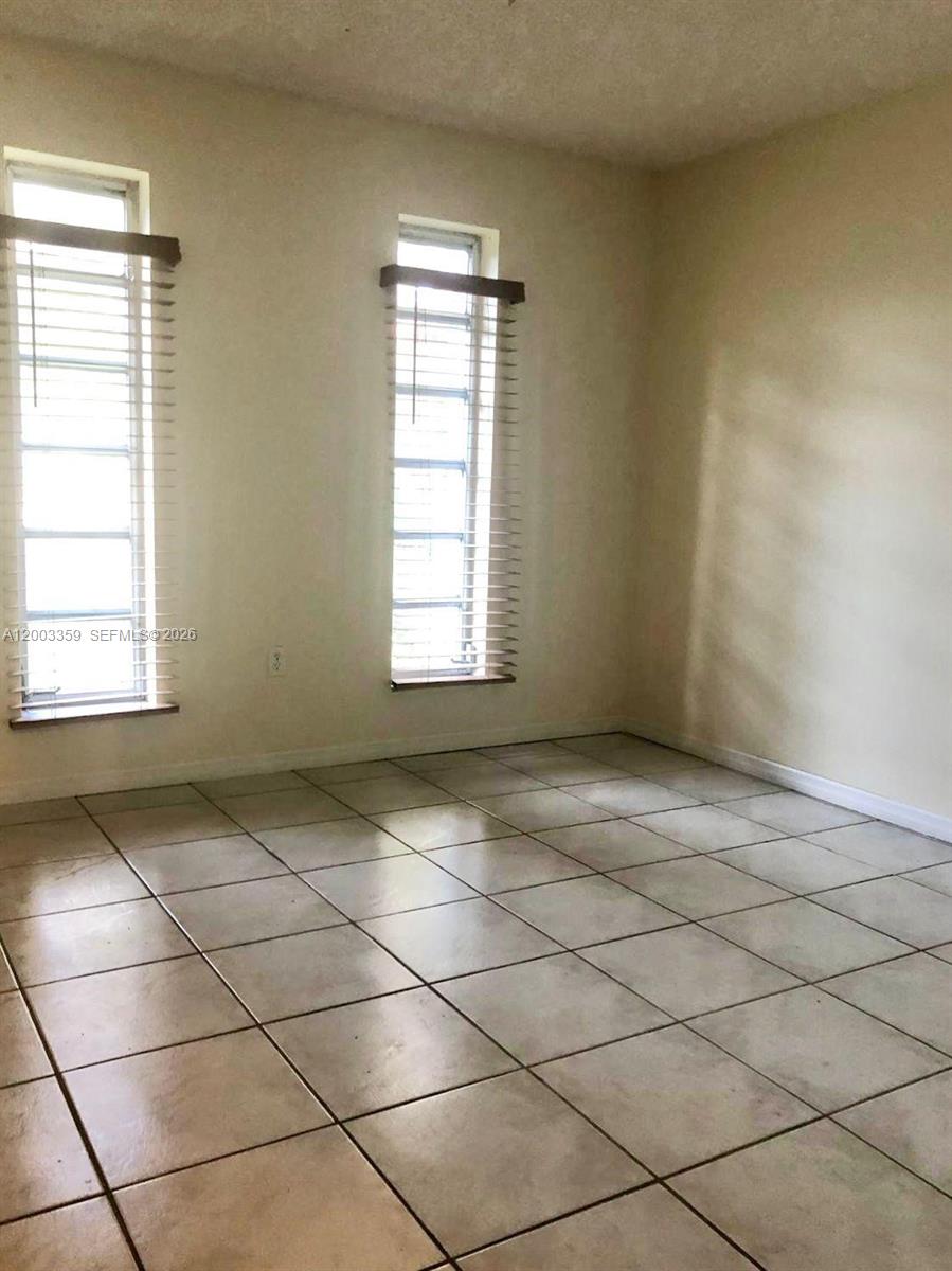 HOLLYWOOD RIDGE SUB NO 2 - Residential Lease