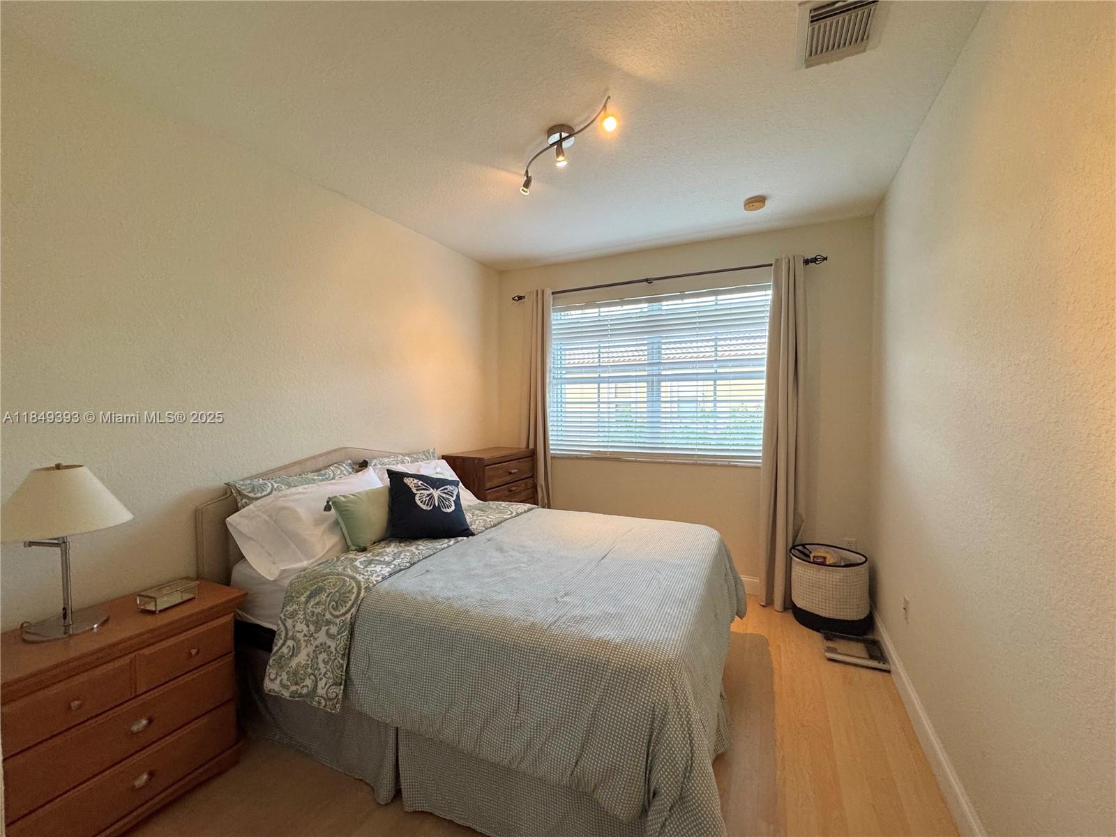 CENTURY BREEZE - Residential