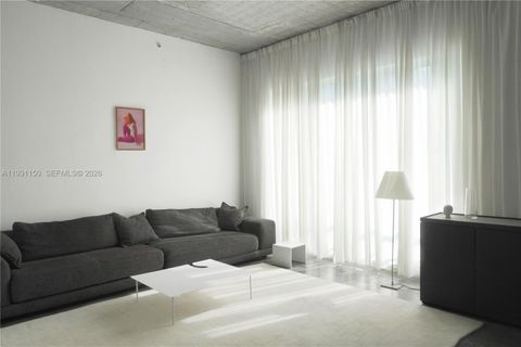 133 NE 2nd Ave 1608 Miami FL 33132