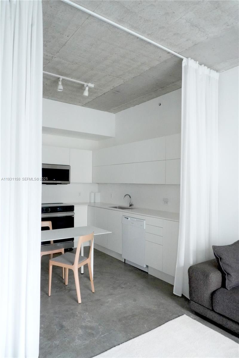 THE LOFT DOWNTOWN II COND - Residential