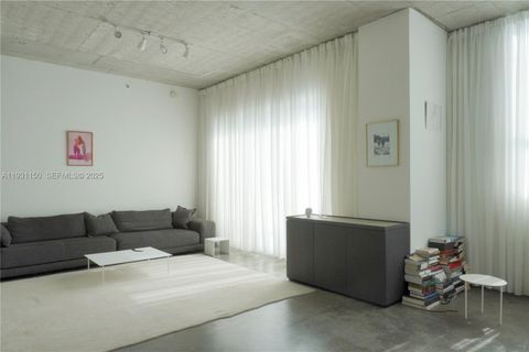 133 NE 2nd Ave 1608 Miami FL 33132