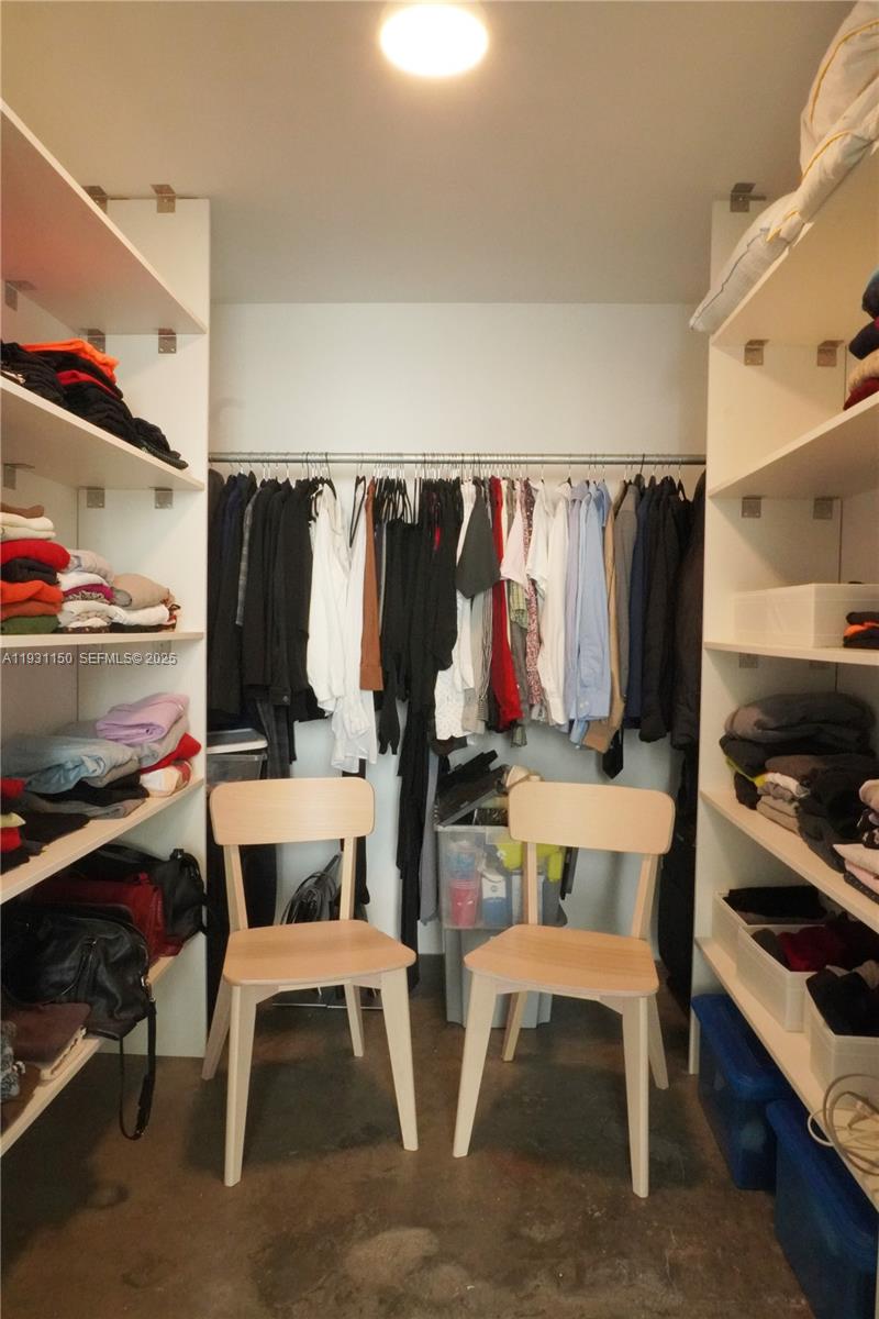 THE LOFT DOWNTOWN II COND - Residential