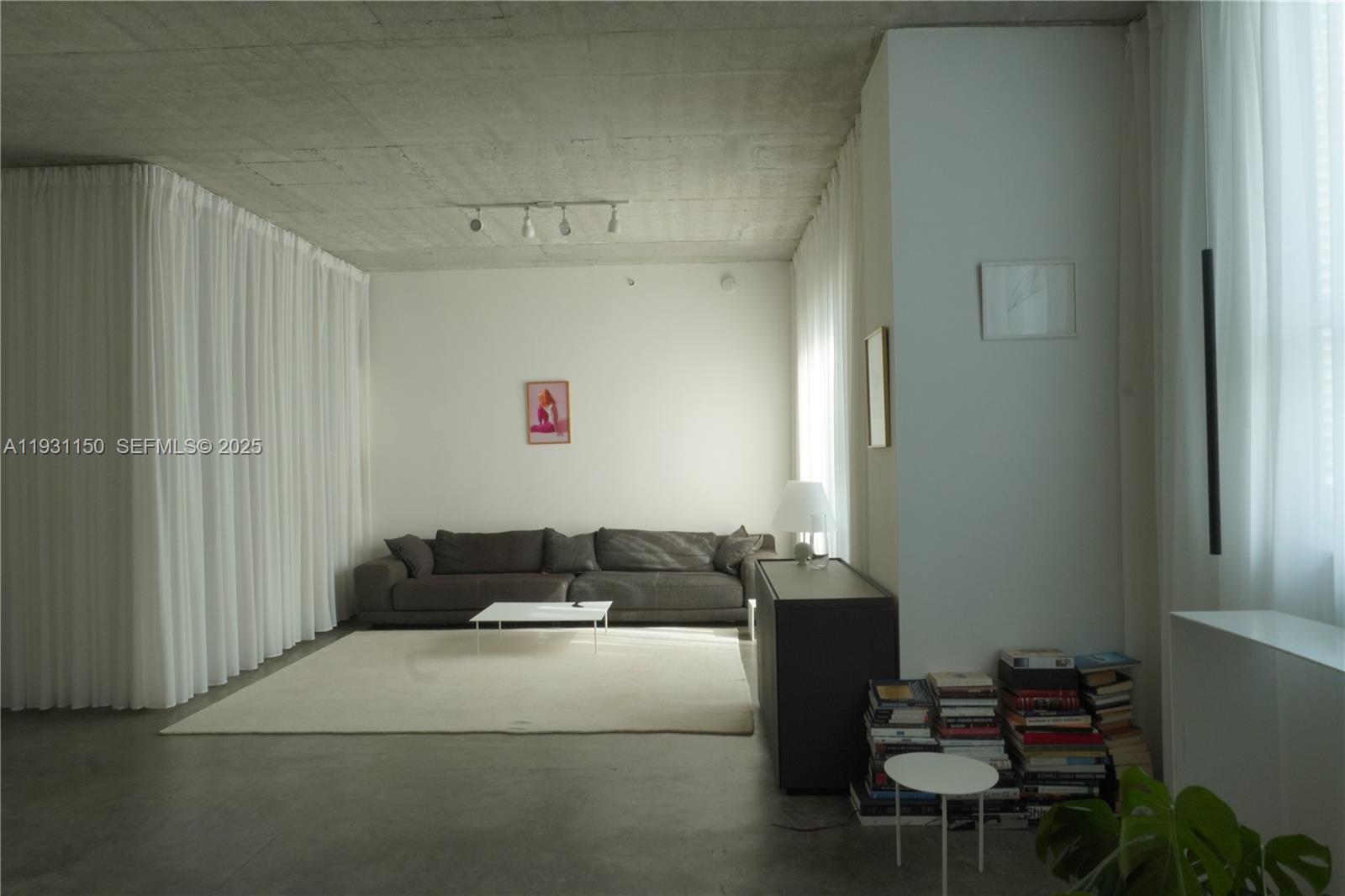 THE LOFT DOWNTOWN II COND - Residential