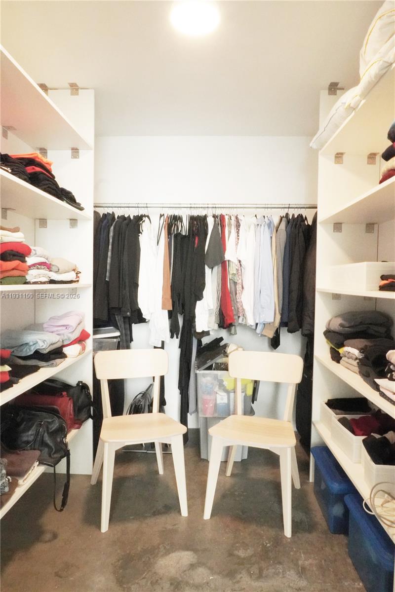 THE LOFT DOWNTOWN II COND - Residential