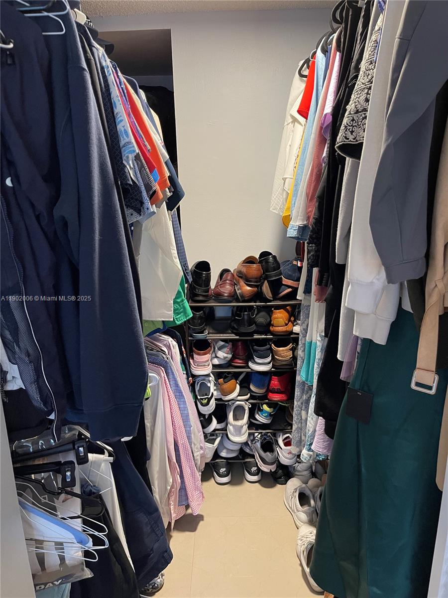 BRICKELL KEY II CONDO - Residential Lease