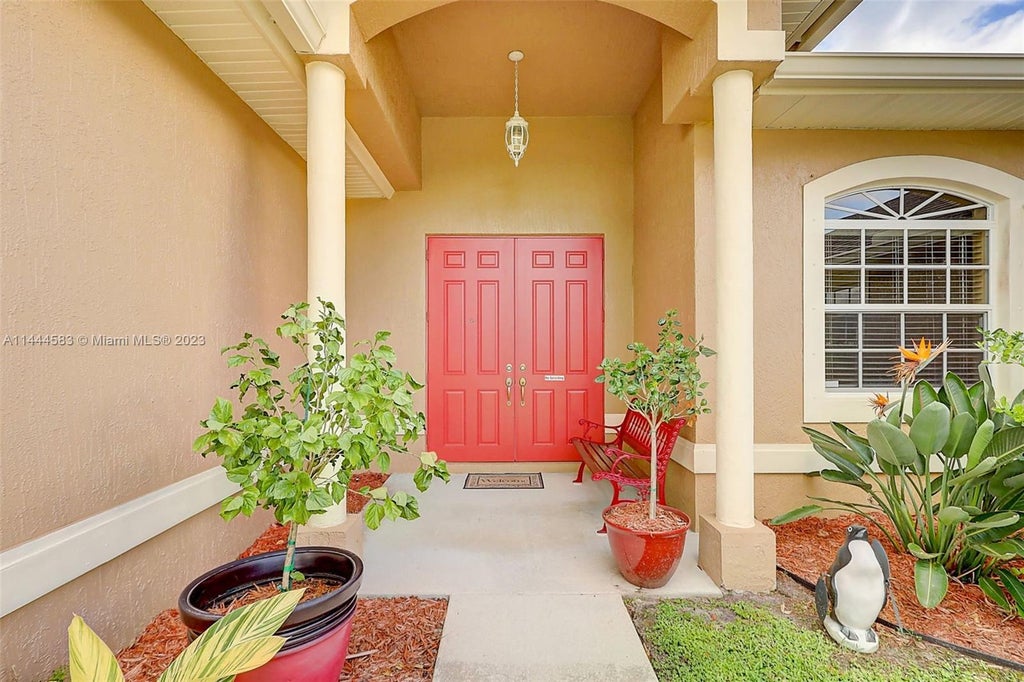 Photo of 2341 SW Abalon Cir, Port Saint Lucie, FL 34953 (MLS # A11444583)