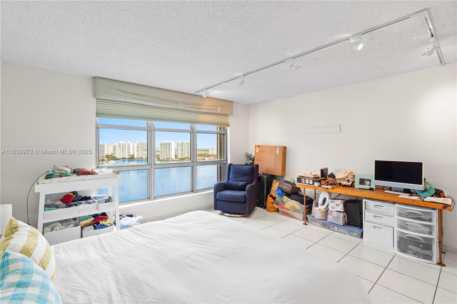 MYSTIC POINTE CONDO NO TH - Residential