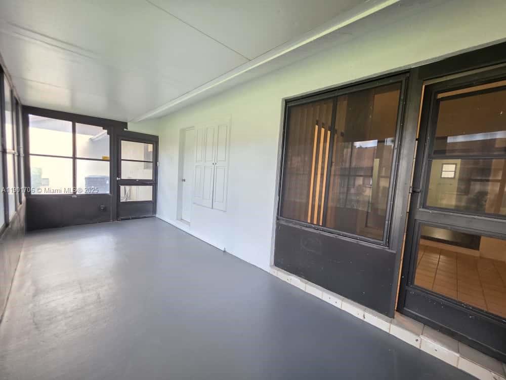 TRADEWINDS AT DOS LAGOS C - Residential Lease