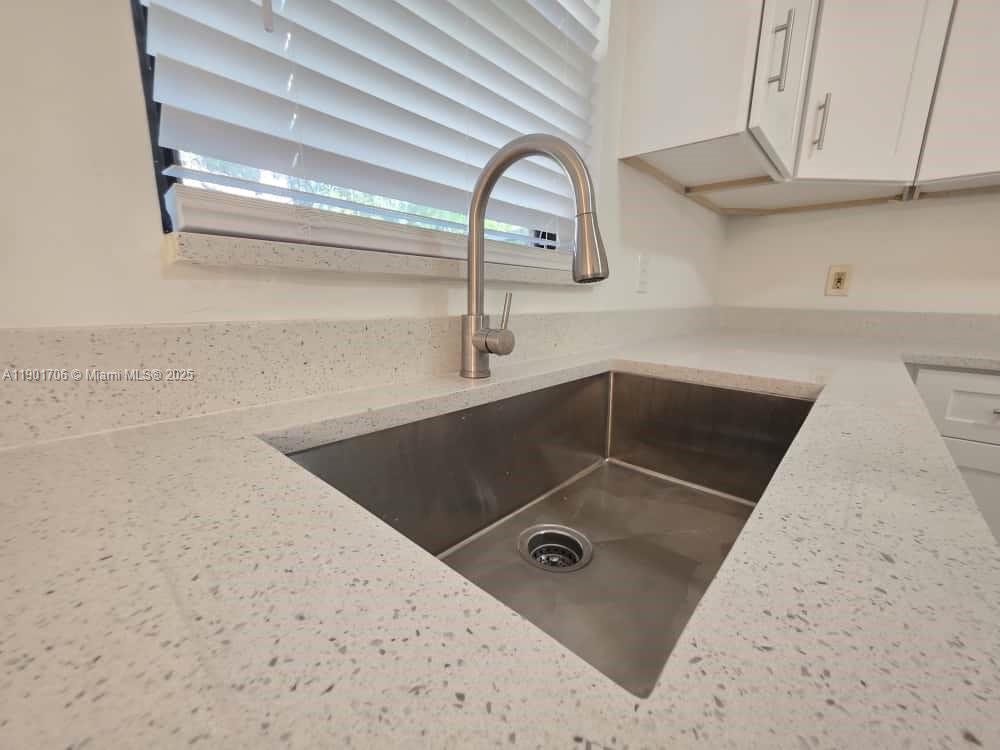 TRADEWINDS AT DOS LAGOS C - Residential Lease