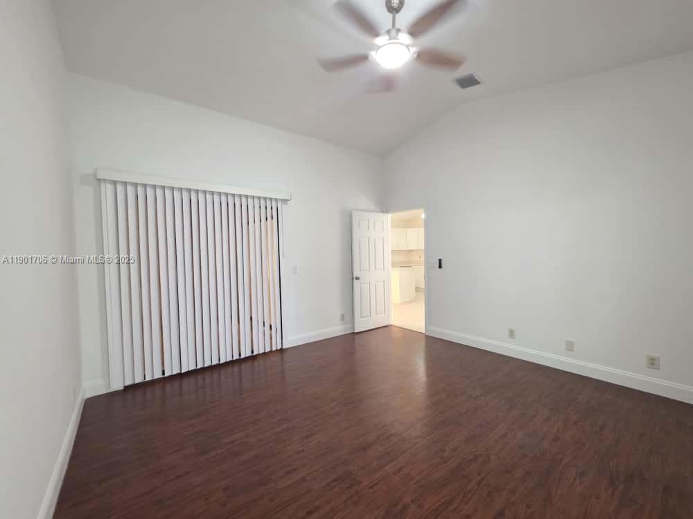 TRADEWINDS AT DOS LAGOS C - Residential Lease