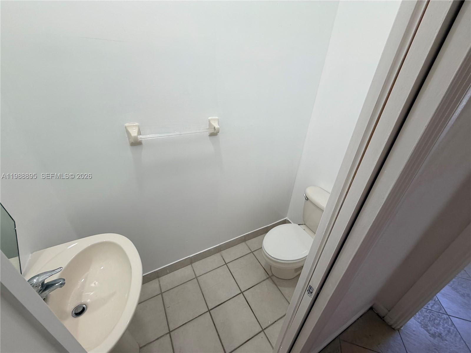 PORTOFINO ESTATES - Residential Lease