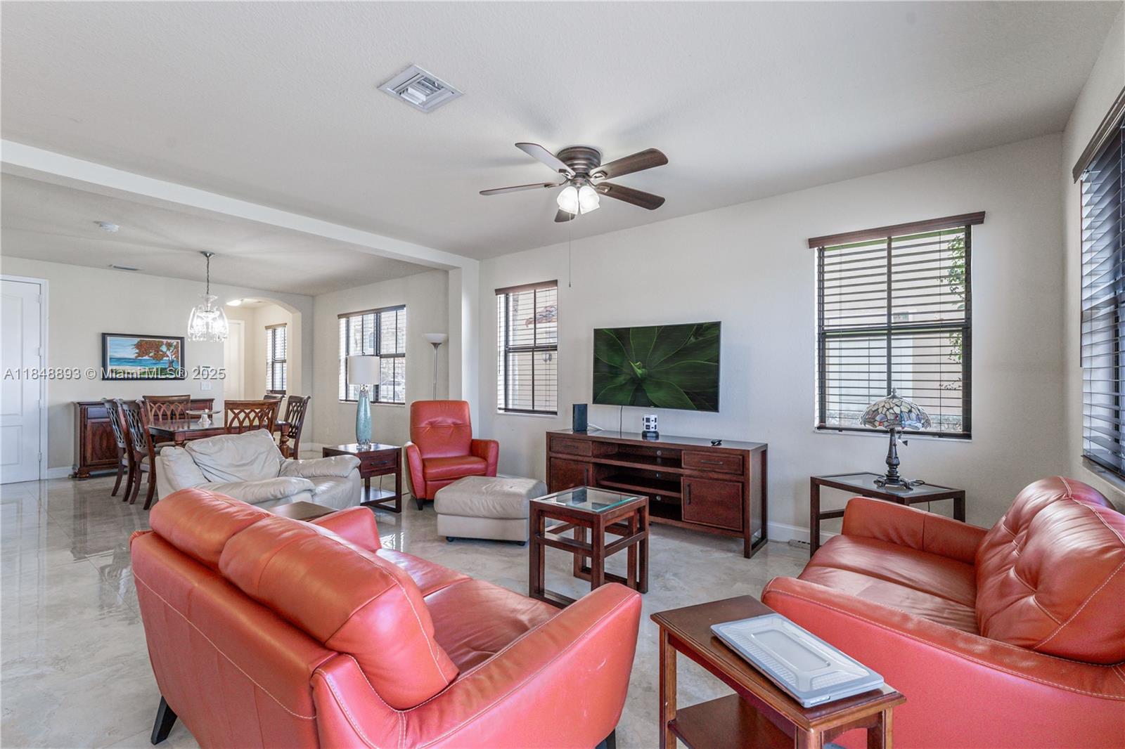 8435 Lakeview Trl