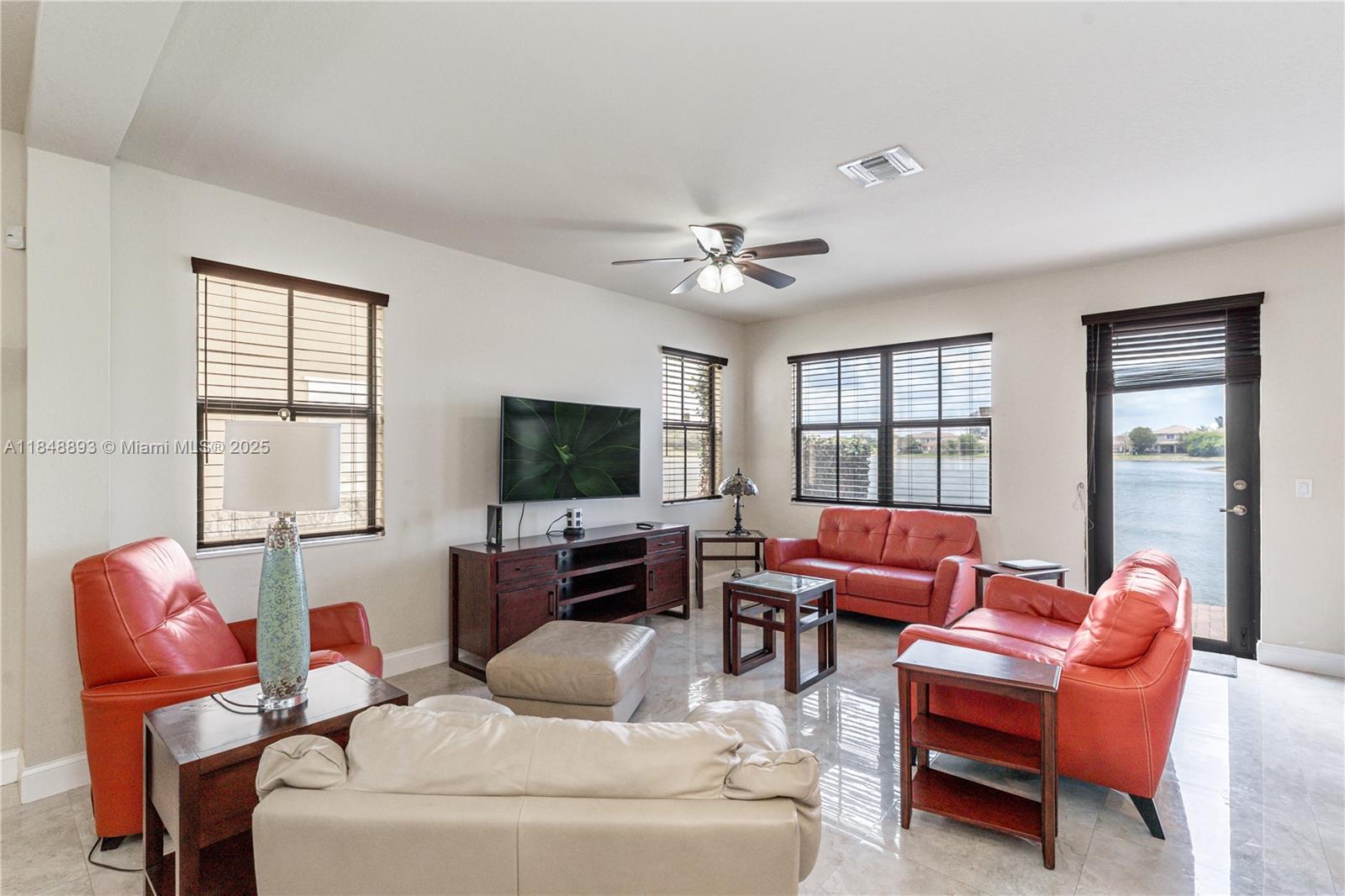 8435 Lakeview Trl