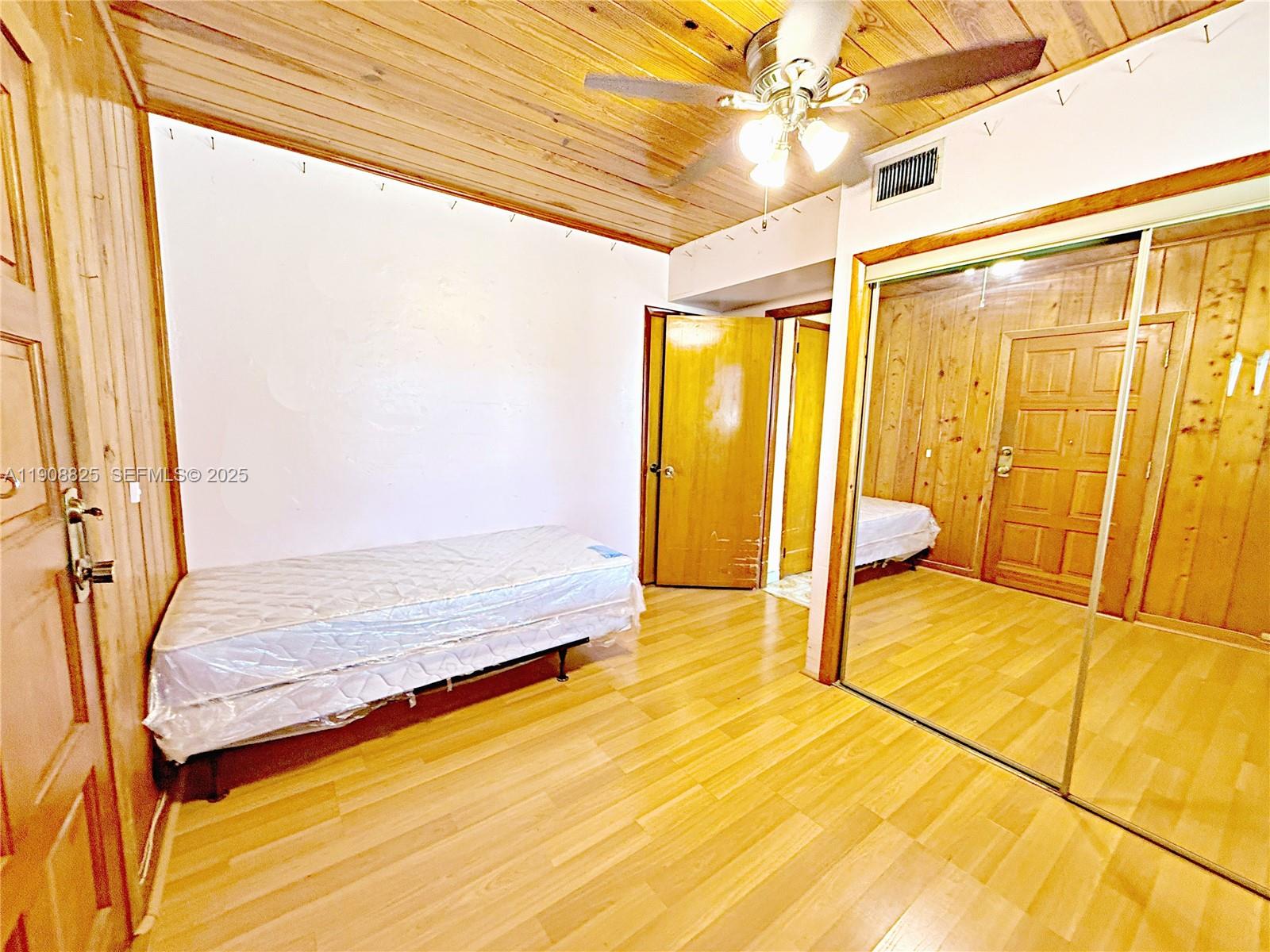 HIALEAH 13TH ADDN AM PL R - Residential