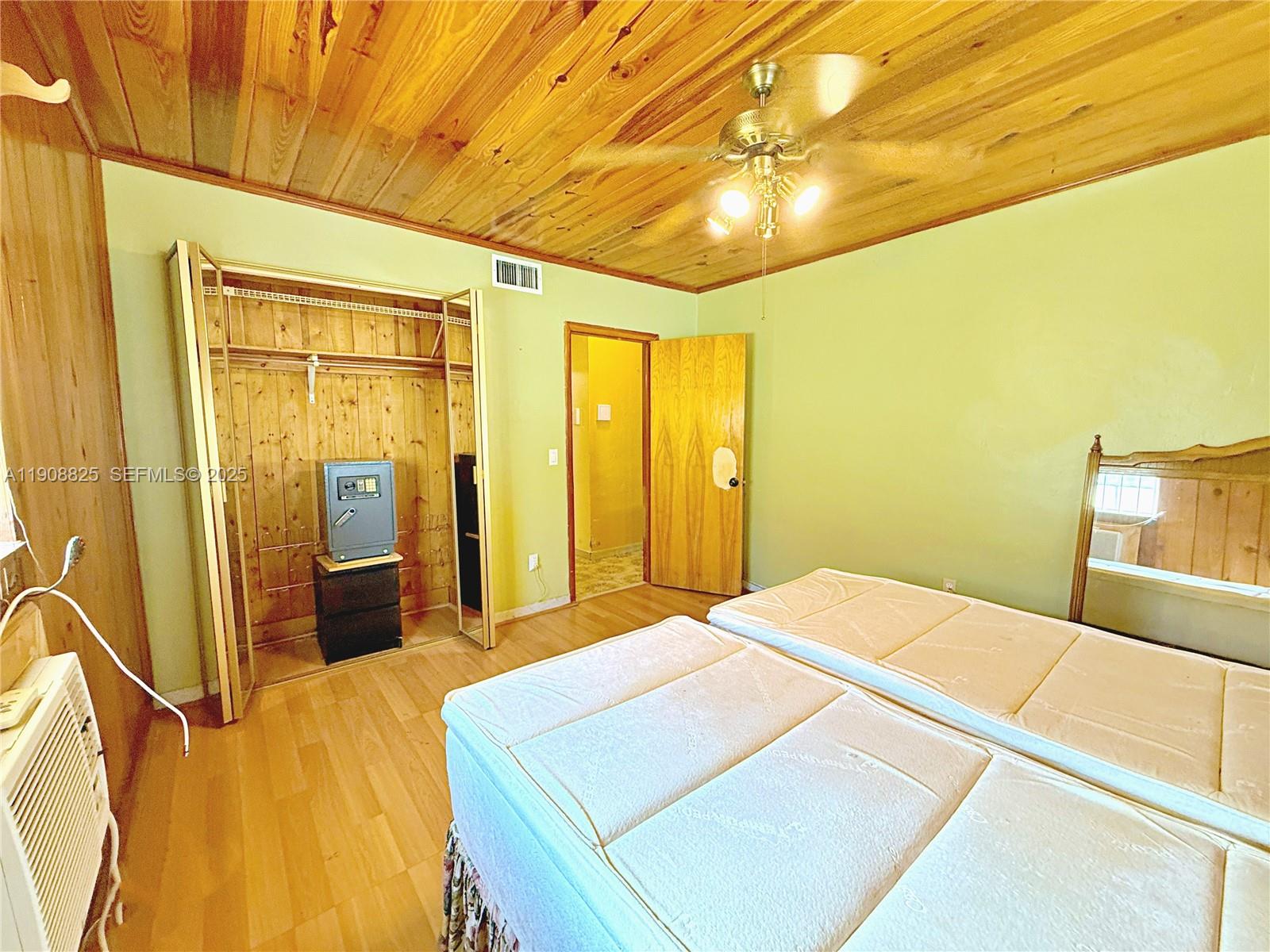 HIALEAH 13TH ADDN AM PL R - Residential