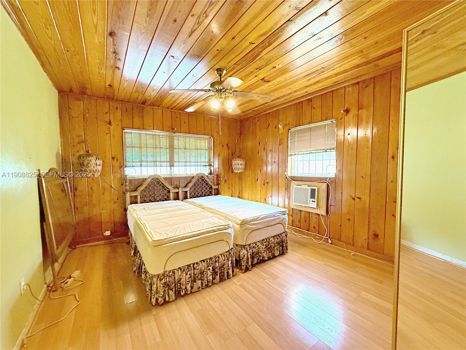 HIALEAH 13TH ADDN AM PL R - Residential