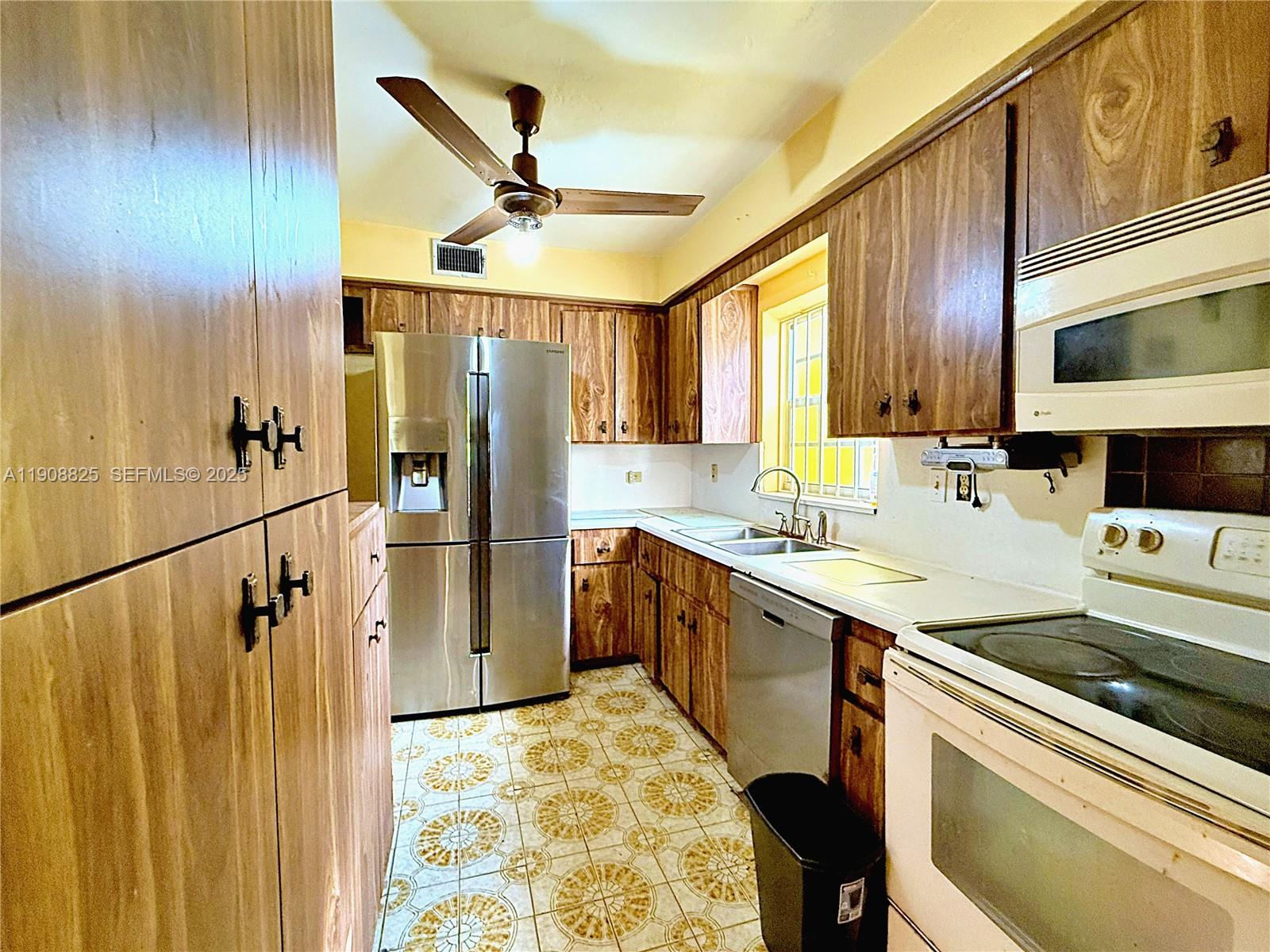 HIALEAH 13TH ADDN AM PL R - Residential