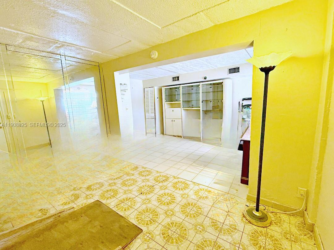 HIALEAH 13TH ADDN AM PL R - Residential