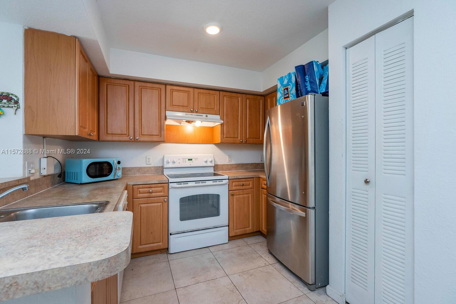 VISTA TRACE 3 CONDO - Residential