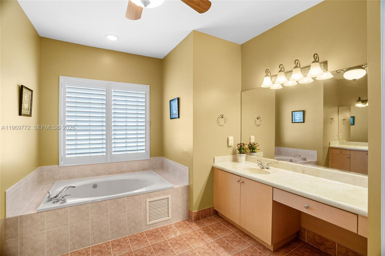 KENSINGTON NORTH - Residential