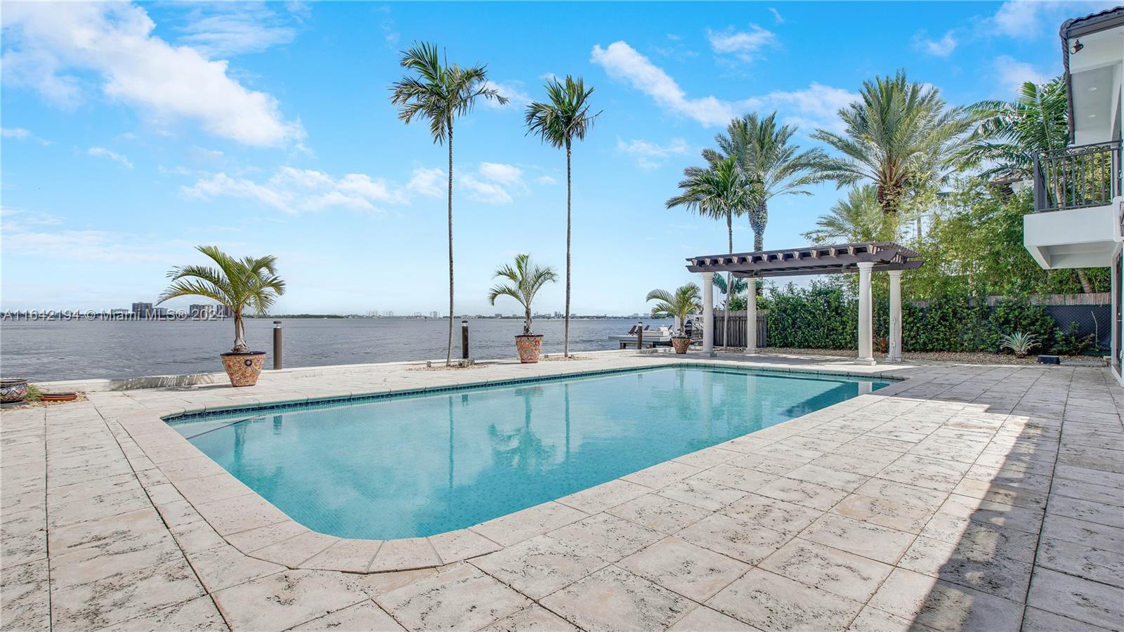 NORMANDY GOLF COURSE - Residential