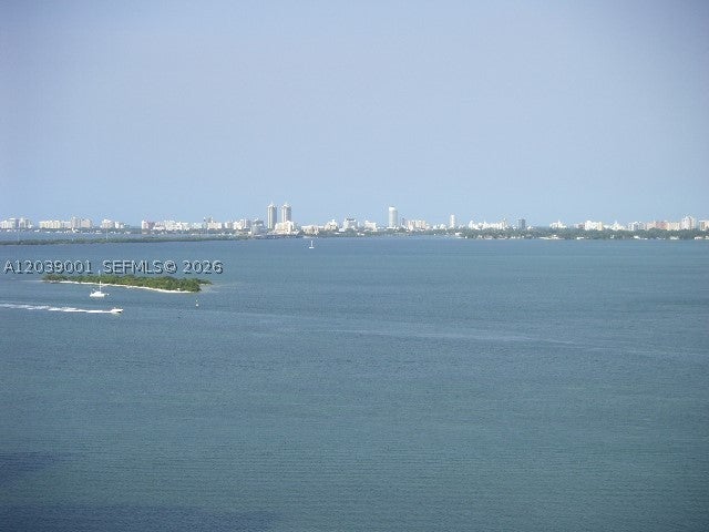 1750 N Bayshore Dr 3907