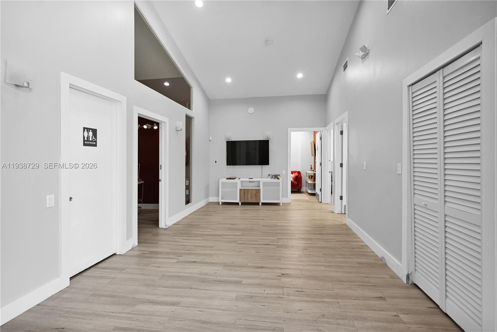 1590 NE 162nd St 600