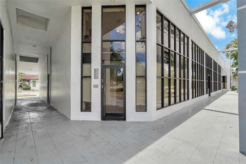 1590 NE 162nd St 600 North Miami Beach FL 33162