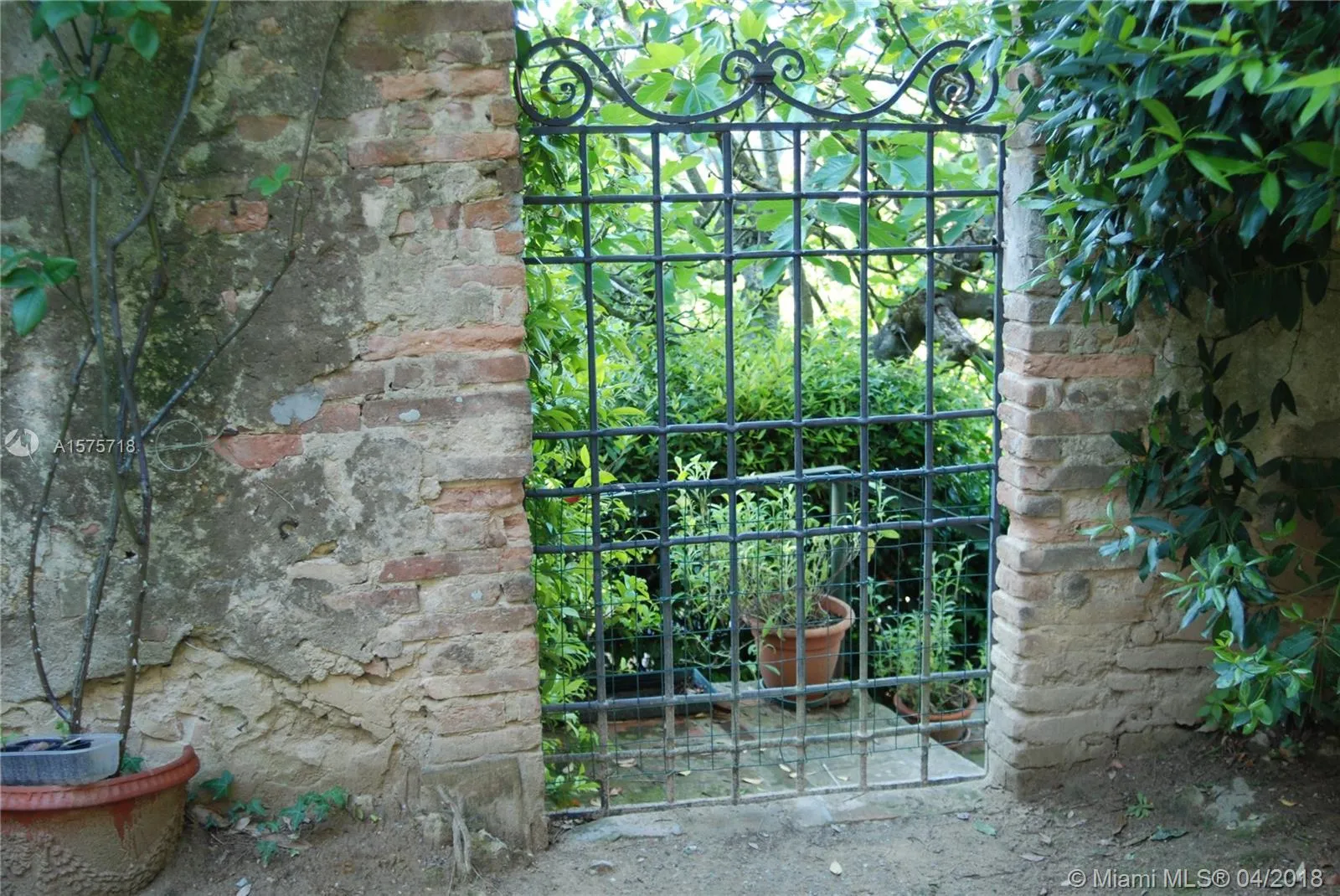 Other Geographic Area (Out Of Area Only), Florida, Italy, 12 Bedrooms Bedrooms, ,10 BathroomsBathrooms,Residential,Active,76158