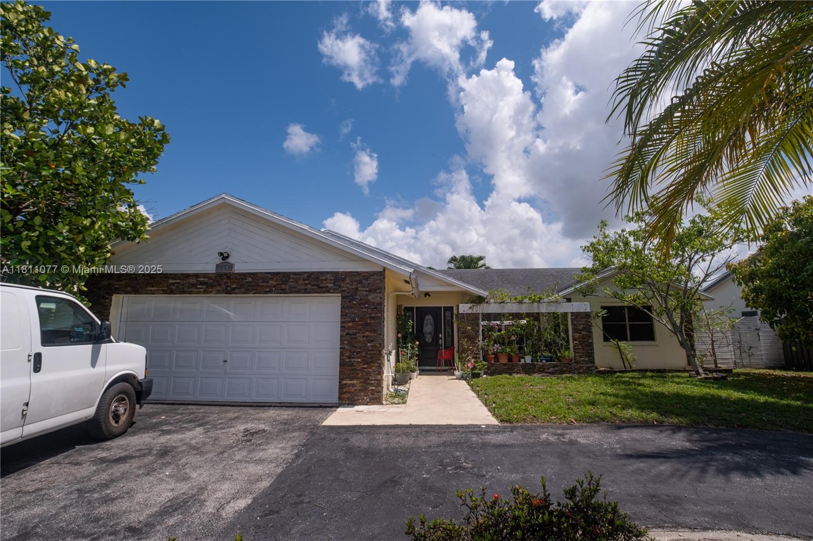 8521 NW 53rd St