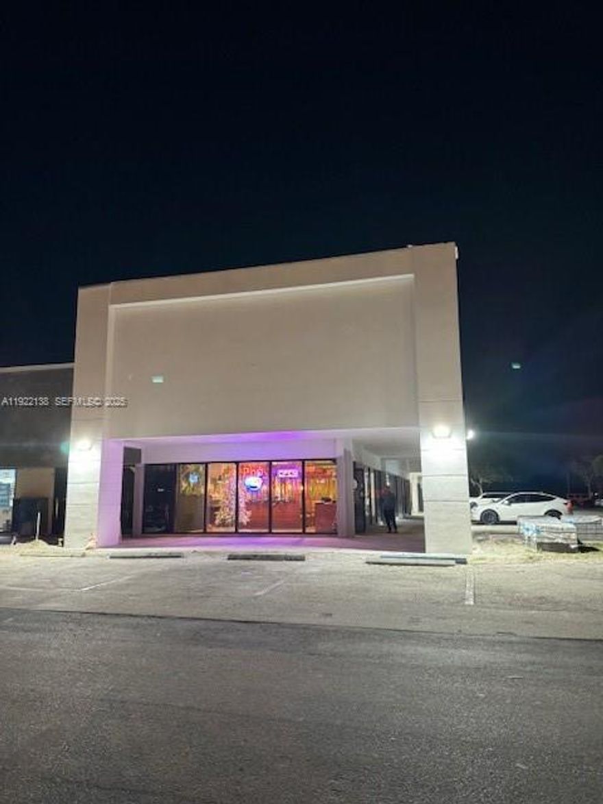 Pho Tien Vietnamese Cuisine sits on 1860 N University Dr — a cozy, neighborhood-style Vietnamese spot that feels like a welcoming home kitchen for locals. Their pho is most often singled out, with reviewers praising its rich, aromatic broth simmered just right and loaded with noodles, fresh herbs, and tender beef. 
The menu goes beyond pho: try the “house rice” plate, which includes jasmine rice, a sunny-side up egg, pork, and crisp vegetables — simple but satisfying comfort food.  Drink options include traditional Vietnamese beverages, and the atmosphere is low-key and friendly — ideal for families or a casual dinner.